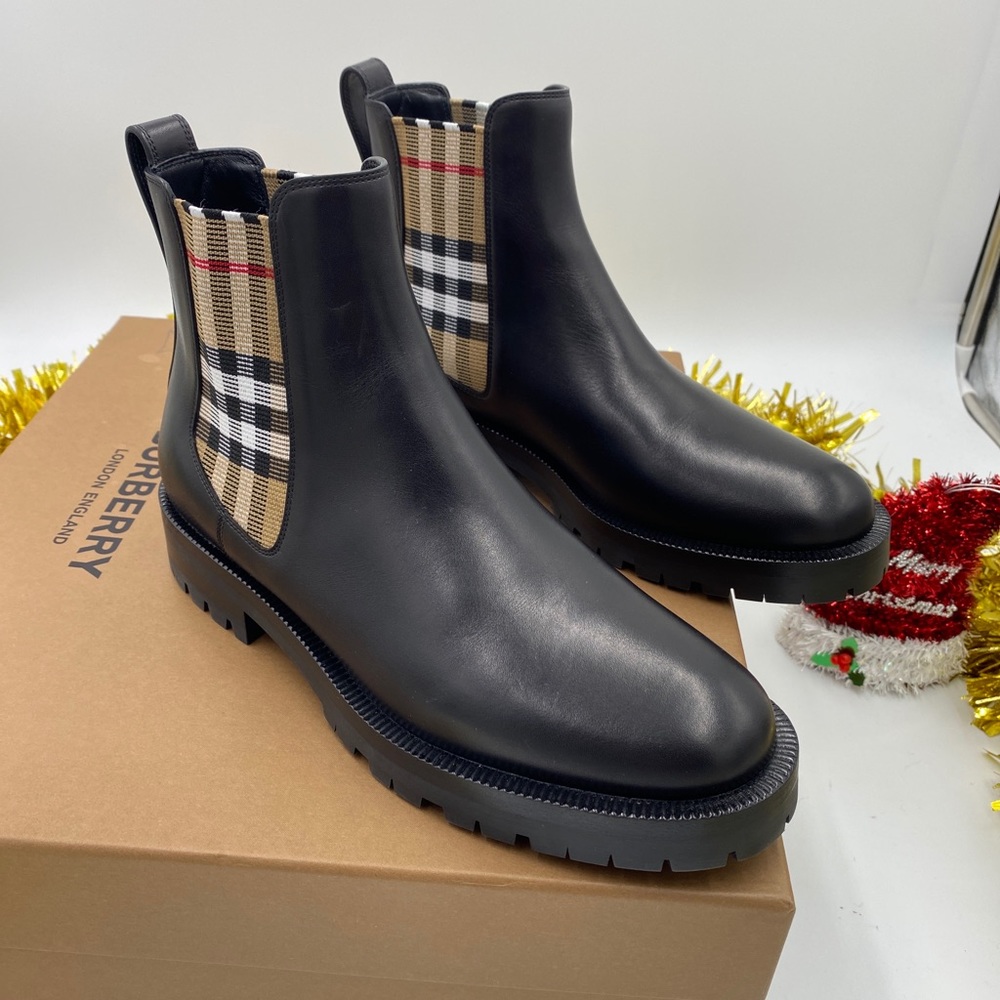 Burberry Black Leather Chelsea Boots with Vintage Check Panels